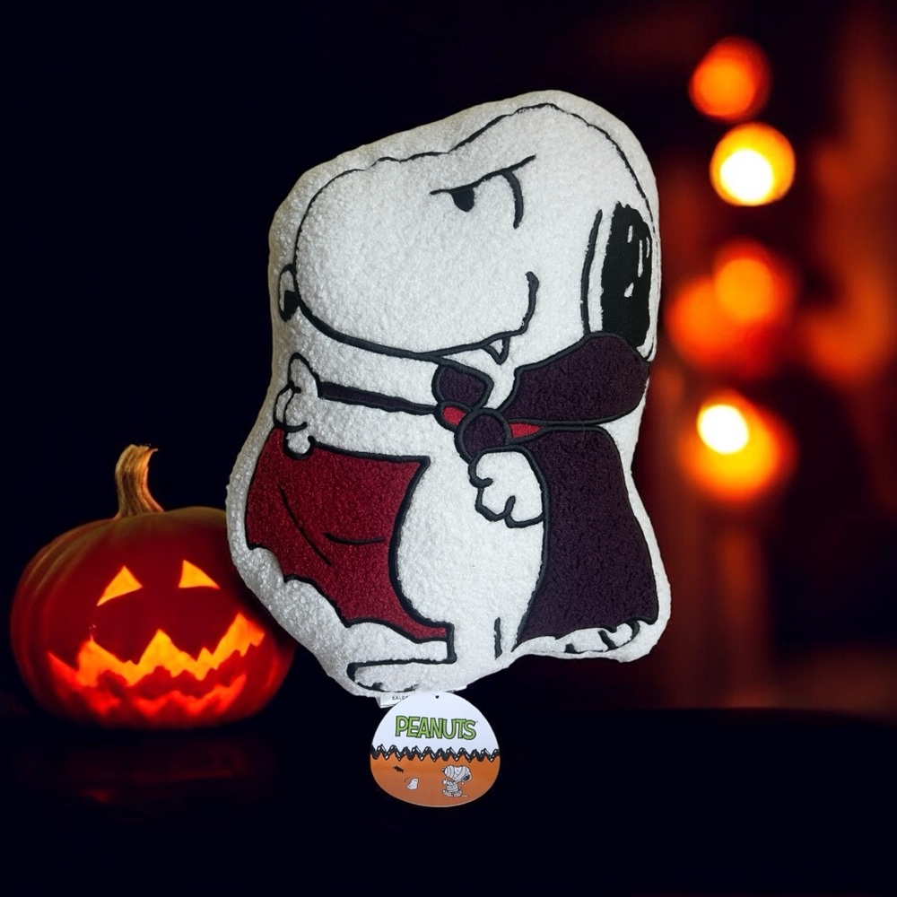 Peanuts Snoopy Halloween Sherpa Pillow Vampire Dracula NWT